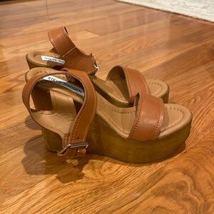 never worn steve madden wedges